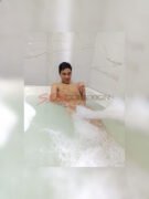 ¡Vergonzoso y bien equipado! BISEXUAL de 21 cm al rescate.